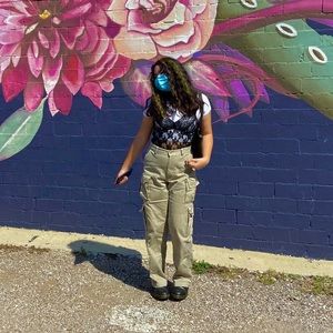 Meet your Posher, Lara